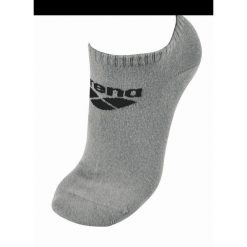 Skarpety Arena Sports Socks Basic niskie 3pack. Szare skarpetki damskie Arena, bez wzorów, z materiału. Za 34.99 zł.