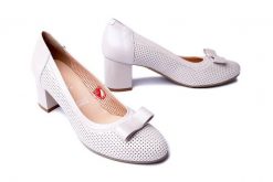 BIOECO BY ARKA 6058 2380 perła, czółenka damskie. Brązowe czółenka damskie Bioeco by Arka, bez wzorów, ze skóry, bez obcasa, na obcasie. Za 262.43 zł.