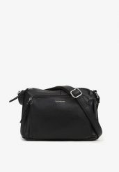 Czarna Torebka Trzykomorowa w Stylu Listonoszki Jenelira. Czarne shopper bag damskie Renee, bez wzorów, z jeansu, bez dodatków. Za 129.99 zł.