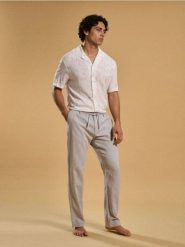 Spodnie straight leg z domieszką lnu - szary. Szare spodnie materiałowe męskie Sinsay, bez wzorów. Za 49.99 zł.