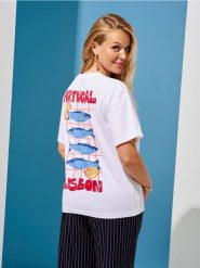 Bawełniana koszulka z nadrukiem wakacyjnym Lisbon - biały. Białe t-shirty damskie Sinsay, l, bez wzorów, z bawełny, bez kołnierzyka. W wyprzedaży za 19.99 zł.