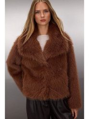 Trendyol Kurtka pluszowa w kolorze brązowym rozmiar: S. Brązowe kurtki damskie Trendyol, s, bez wzorów, bez kaptura. Za 178.79 zł.