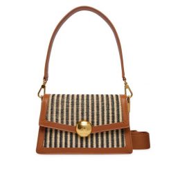 Torebka Lacoste. Torebki klasyczne damskie Lacoste, bez wzorów, bez dodatków. Za 1,019.00 zł.