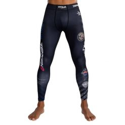 Legginsy treningowe męskie Venum X Tekken 8 - Paul Phoenix Spats. Czarne spodnie sportowe męskie VENUM. Za 229.99 zł.