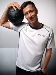 4F Koszulka treningowa szybkoschnąca męska 4F x Robert Lewandowski - biała S. Białe t-shirty sportowe męskie 4f, l, z materiału, bez ramiączek, na fitness i siłownię. Za 149.99 zł.
