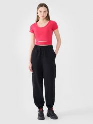4F Spodnie dresowe joggery damskie - czarne M. Czarne spodnie dresowe damskie 4f, l, bez wzorów, z bawełny. W wyprzedaży za 119.99 zł.