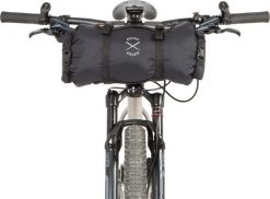 Torba na kierownicę Bagagerievelo Race Bar Bag - Flat Bar RESTRAP. Czarne torebki klasyczne damskie RESTRAP, bez wzorów, z materiału, bez dodatków. Za 715.05 zł.