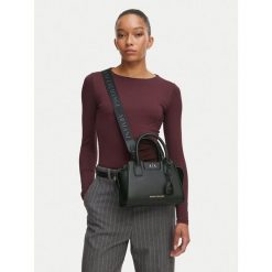 Torebka Armani Exchange. Czarne torebki klasyczne damskie Armani Exchange, bez wzorów, bez dodatków. Za 654.99 zł.