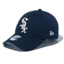 Czapka baseballowa Chicago White Sox. Białe czapki męskie New Era, bez wzorów, casualowe. Za 227.50 zł.