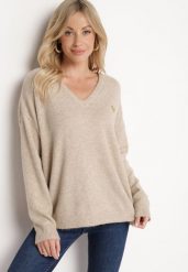 Ciemnobeżowy Sweter z Wełną i Trójkątnym Dekoltem Zivida. Brązowe swetry klasyczne damskie Born2be, z jeansu, bez kołnierzyka. Za 129.99 zł.