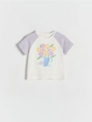 Bawełniany t-shirt z aplikacją - lawendowy. Fioletowe koszulki dziewczęce Reserved, m, z aplikacjami, z bawełny, bez ramiączek. W wyprzedaży za 15.99 zł.