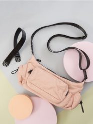 Torebka - różowy. Czerwone torebki klasyczne damskie Sinsay, bez wzorów, bez dodatków. W wyprzedaży za 13.99 zł.