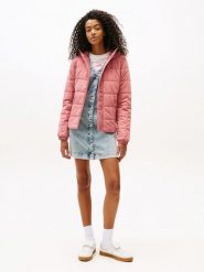 TOMMY JEANS Kurtka pikowana w kolorze jasnoróżowym rozmiar: S. Różowe kurtki damskie Tommy Jeans, s, bez wzorów, z jeansu, bez kaptura. Za 505.13 zł.