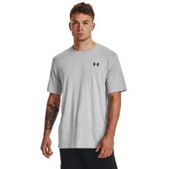 Under Armour M L CHEST LOCKUP SS MFO Koszulka męska. Szare t-shirty sportowe męskie Under Armour, l, z bawełny, bez ramiączek. Za 76.99 zł.
