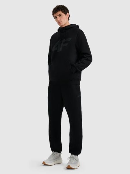 4F Spodnie dresowe joggery męskie - czarne L. Czarne spodnie dresowe męskie 4f, bez wzorów, z bawełny. Za 149.99 zł.