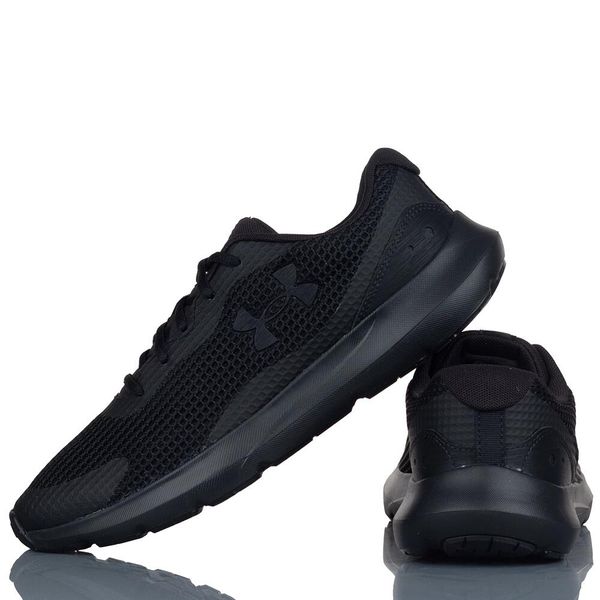 Buty Sportowe Męskie Under Armour UA Surge 3. Czarne buty sportowe na co dzień męskie Under Armour, bez zapięcia. Za 246.40 zł.