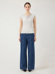 YAS Koszulka w kolorze białym rozmiar: S. Białe bluzki damskie YAS, s, bez wzorów, z koronki, bez kołnierzyka. Za 96.37 zł.