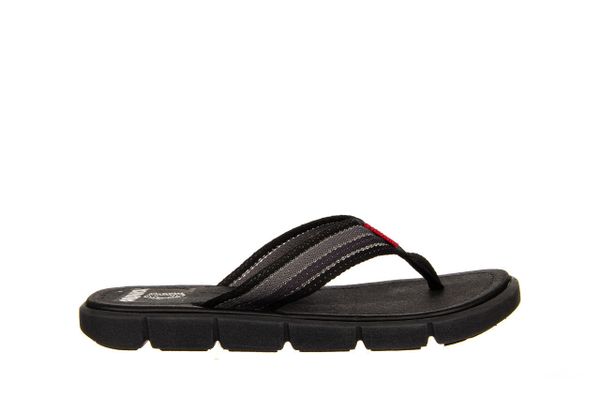 Japonki Azaleia 451-OP450 Black, Czarny, Materiał - 36. Czarne klapki damskie Azaleia, bez wzorów, z materiału, bez obcasa. W wyprzedaży za 29.00 zł.