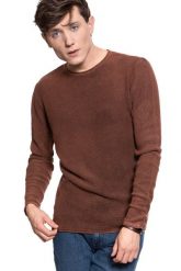 MĘSKI SWETER MUSTANG Emil C Waffle ANDORRA 1008709 3232. Brązowe swetry męskie Mustang, m, bez wzorów, bez kołnierzyka. W wyprzedaży za 69.99 zł.