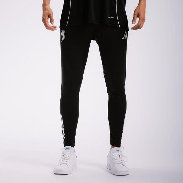 Spodnie czarne treningowe adidas Tiro 25 Legia Warszawa. Czarne spodnie dresowe damskie Adidas, xs, do piłki nożnej. Za 269.99 zł.