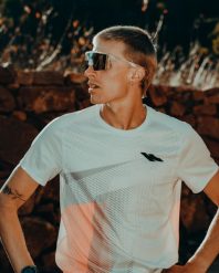 Koszulka do biegania męska Kiprun Proteam. Brązowe t-shirty sportowe męskie KIPRUN, m, z materiału, bez ramiączek, do biegania. Za 249.99 zł.