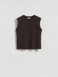 T-shirt z poduszkami na ramionach - ciemnobrązowy. Brązowe t-shirty damskie Reserved, l, bez wzorów, z bawełny, bez kołnierzyka. Za 69.99 zł.