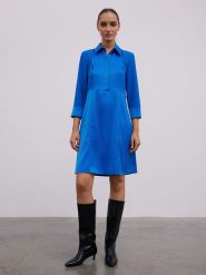 BGN Sukienka w kolorze niebieskim rozmiar: 38. Niebieskie sukienki damskie BGN, na co dzień, bez wzorów, z tkaniny, bez kołnierzyka, bez ramiączek, midi, proste. Za 143.56 zł.