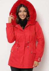 Czerwona Kurtka Parka z Odpinanym Futerkowym Obszyciem przy Kapturze Inelithrae. Czerwone kurtki damskie Born2be, na zimę, l, bez wzorów, z materiału. Za 209.99 zł.