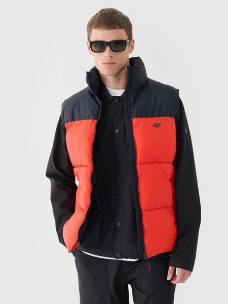4F Bezrękawnik puchowy z wypełnieniem syntetycznym męski - czerwony S. Czerwone kamizelki męskie 4f, m, z dzianiny. W wyprzedaży za 99.99 zł.