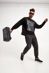 Spodnie Armani Exchange. Spodnie materiałowe męskie Armani Exchange, bez wzorów. W wyprzedaży za 338.67 zł.
