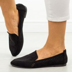 Czarne ażurowe zamszowe mokasyny damskie Potocki 23300. Czarne mokasyny damskie POTOCKI, ze skóry. Za 119.00 zł.