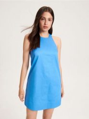 Bawełniana sukienka - jasnoniebieski. Niebieskie sukienki damskie Reserved, na co dzień, l, bez wzorów, z bawełny, bez kołnierzyka, bez ramiączek, proste. W wyprzedaży za 49.99 zł.