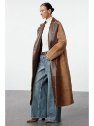 Trendyol Dwustronny płaszcz przejściowy w kolorze ciemnobrązowo-karmelowym rozmiar: 42. Brązowe płaszcze damskie Trendyol, bez wzorów. Za 217.53 zł.