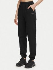 Under Armour Spodnie dresowe Ua Rival 6013551 Czarny Regular Fit. Czarne spodnie dresowe damskie Under Armour, xl, bez wzorów, z bawełny. Za 219.99 zł.