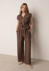 Brązowy Wiskozowy Komplet w Stylu Safari Spodnie i Bluzka na Suwak z Wiązaniem Iphisei. Zielone spodnie materiałowe damskie Born2be, bez wzorów, z wiskozy, biznesowe. Za 119.99 zł.
