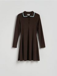 Sukienka mini z kołnierzykiem - ciemnobrązowy. Brązowe sukienki damskie Reserved, l, bez wzorów, z dzianiny, bez kołnierzyka, bez ramiączek, mini, rozkloszowane. W wyprzedaży za 59.99 zł.