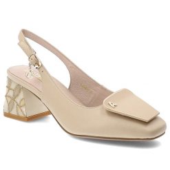 Czółenka damskie Artiker, cholewka ze skóry naturalnej zabudowany nosek pasek na pięcie z regulowaną klamrą, beżowe, 58C0672. Brązowe czółenka damskie Artiker, bez wzorów, ze skóry, bez obcasa, na obcasie. Za 249.00 zł.