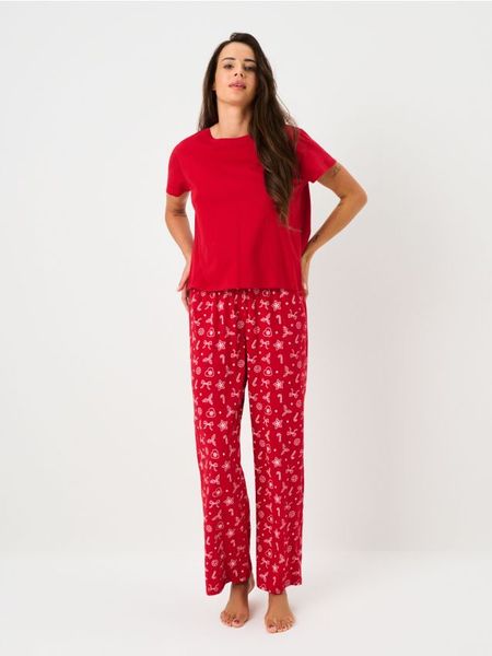 Bawełniana piżama dwuczęściowa - czerwony. Czerwone piżamy damskie Sinsay, l, bez wzorów, z bawełny, bez ramiączek. Za 29.99 zł.