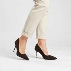 Czółenka damskie Chebello eleganckie zamszowe na wysokiej szpilce brązowe 5021_-105-000-PSK-S423. Brązowe czółenka damskie CheBello, bez wzorów, z zamszu, bez obcasa, na szpilce. Za 539.00 zł.