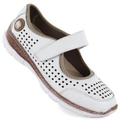 Skórzane półbuty azurowe na rzep białe T.Sokolski 2922/37. Białe półbuty damskie T.Sokolski, w ażurowe wzory, ze skóry, bez obcasa. Za 349.99 zł.