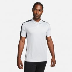 Koszulka sportowa męska Nike Drifit Academy. Białe t-shirty sportowe męskie Nike, l, z poliesteru, bez ramiączek, do piłki nożnej. Za 215.00 zł.
