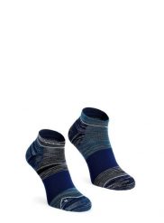 Skarpety trekkingowe męskie Ortovox Alpine Low Socks. Niebieskie skarpetki męskie ORTOVOX, bez wzorów, z materiału. Za 98.99 zł.