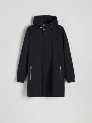 Wodoodporna parka z kapturem - czarny. Czarne parki męskie Reserved, l, bez wzorów, z tkaniny. W wyprzedaży za 179.99 zł.