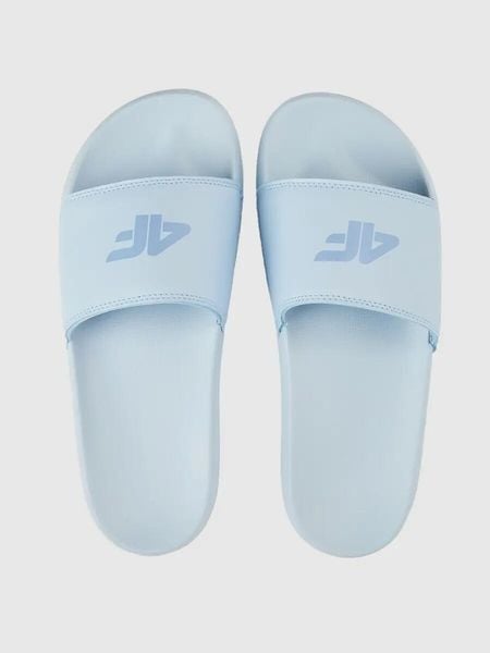 Klapki damskie 4F 4FRSS26FSLIF062. Niebieskie klapki damskie 4f, bez wzorów, z gumy, bez obcasa. Za 59.99 zł.