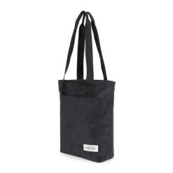 Torba na zakupy Eastpak Shopp'R. Czarne torebki klasyczne damskie Eastpak, bez wzorów, z nylonu, bez dodatków. Za 234.00 zł.