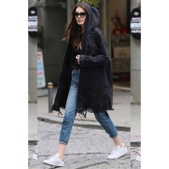 Kurtka czarny jeans AMERY. Czarne kurtki damskie Kurtka czarny jeans AMERY, bez wzorów, z jeansu, bez kaptura. W wyprzedaży za 149.00 zł.