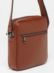 Maison héritage PARIS Skórzana torebka "Kole" w kolorze karmelowym - 24,5 x 21 x 5,5 cm rozmiar: onesize. Brązowe torebki klasyczne damskie maison héritage PARIS, bez wzorów, z materiału, bez dodatków. Za 217.99 zł.