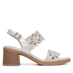 Sandały Clara Barson. Szare sandały damskie Clara Barson, bez wzorów, bez obcasa, na słupku. Za 119.99 zł.