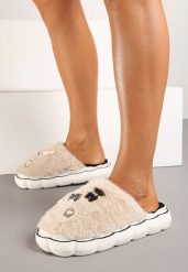 Beżowe Płaskie Kapcie Ozdobione Metalowymi Aplikacjami Emmika. Brązowe kapcie damskie Born2be, z jeansu. Za 39.99 zł.
