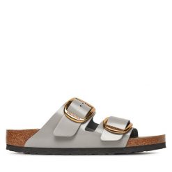 Klapki Birkenstock. Szare klapki damskie Birkenstock, bez wzorów, bez obcasa. Za 579.99 zł.